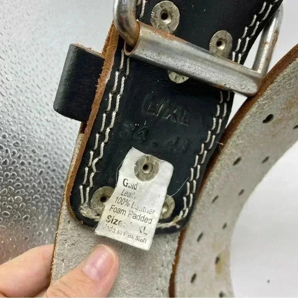 Golds Gym padded leather weight lifting belt 33-43 - Picture 5 of 6